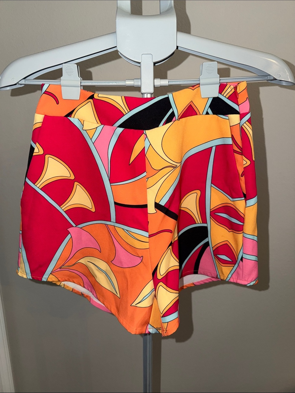 Sunday Up High-Waist Abstract Print Women's Shorts - Red & Orange